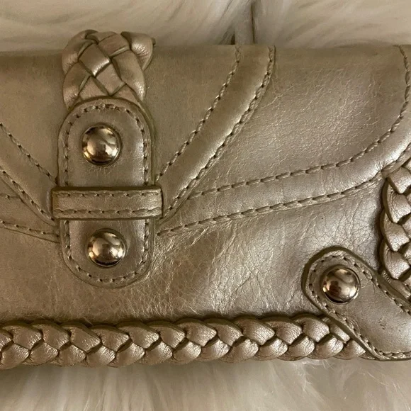 Isabella Fiore Wallet - Picture 2 of 6